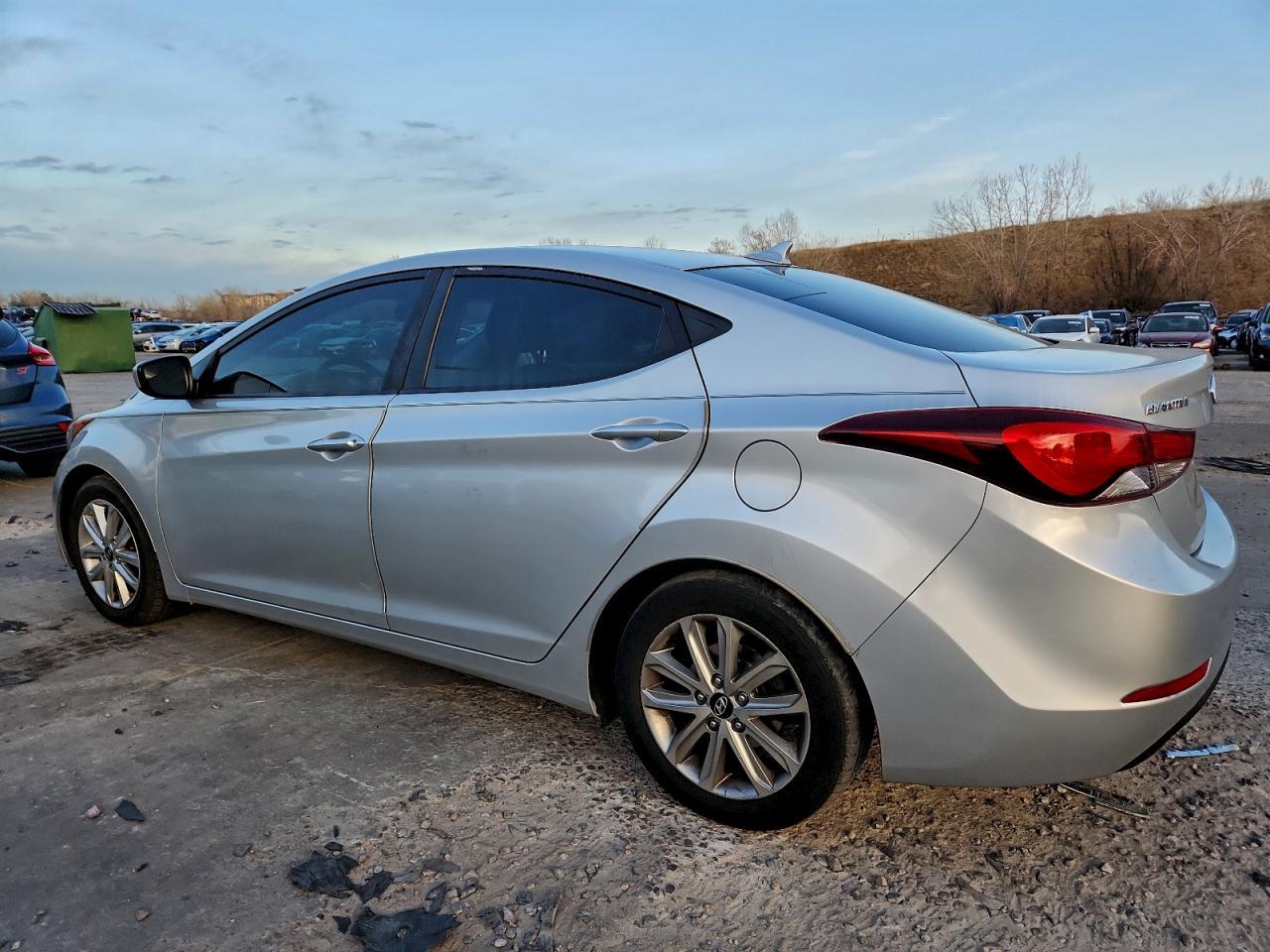 2014 Hyundai Elantra Se - Фото 2