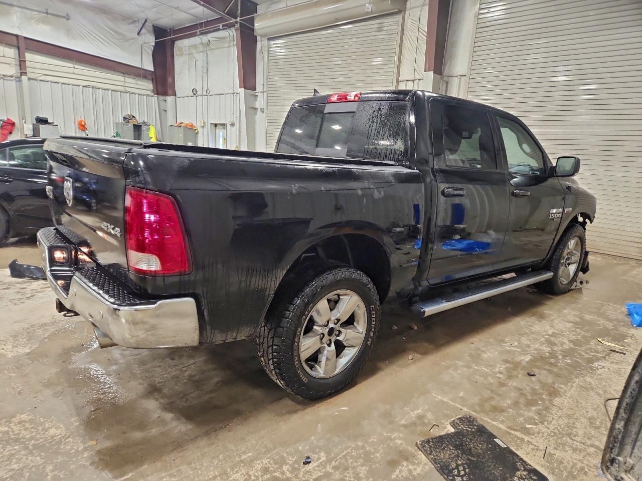 2019 Ram 1500 Classic Slt - Image 3