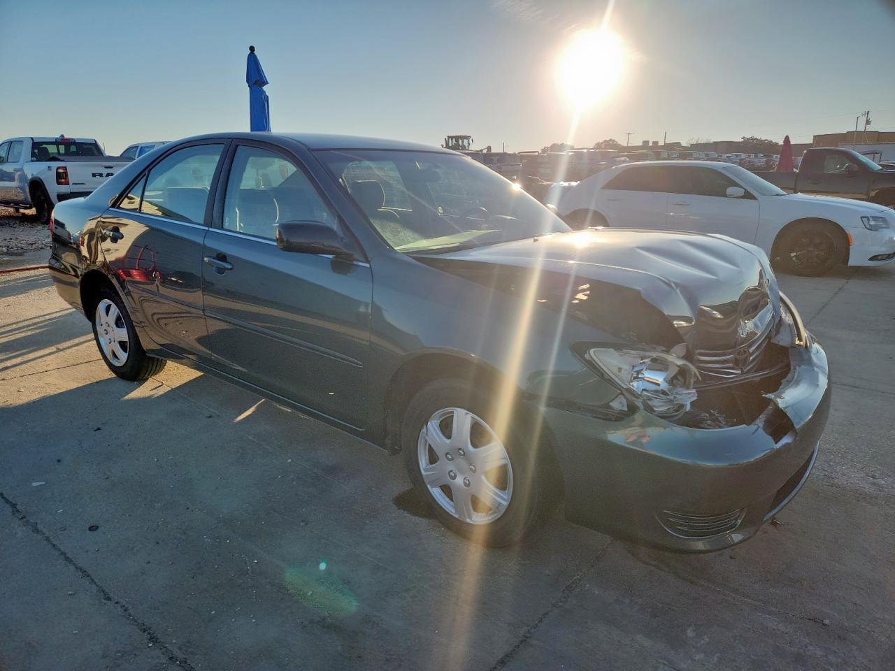 2006 Toyota Camry Le - Image 4