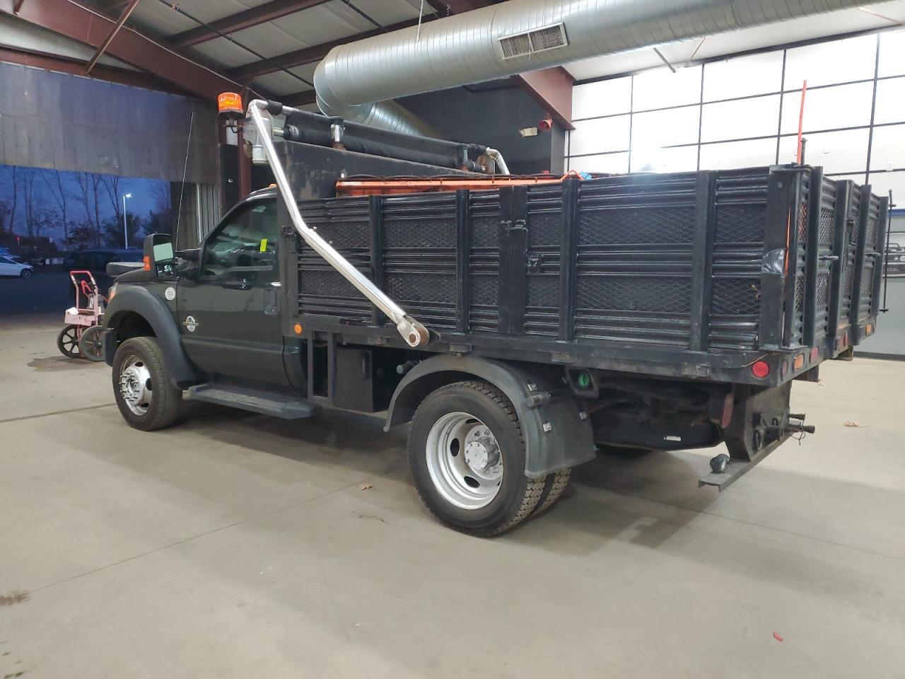 2016 Ford F550 Super Duty - Image 2