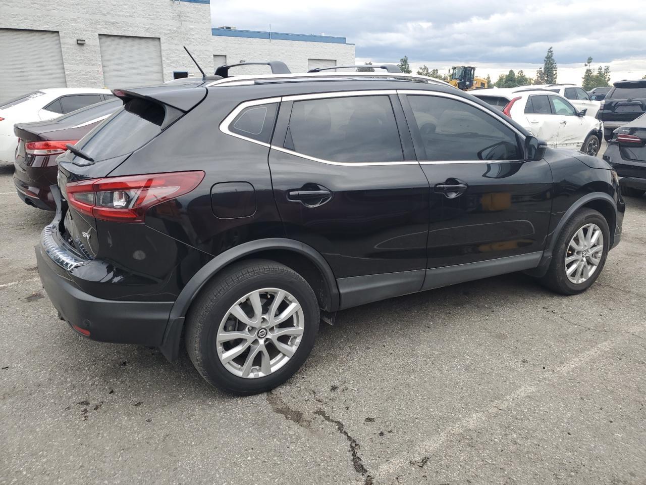 2020 Nissan Rogue Sport S - Фото 3