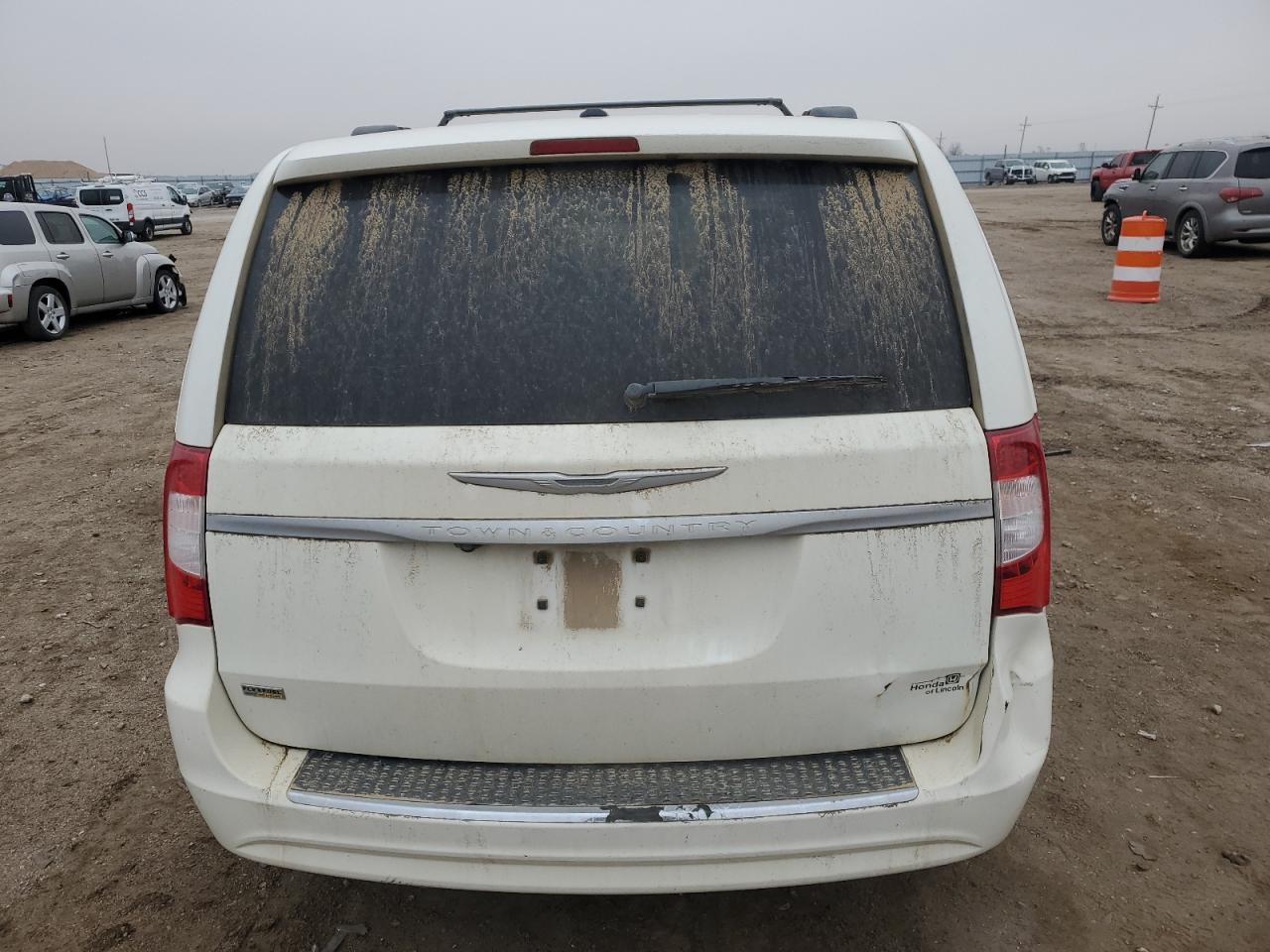 2012 Chrysler Town & Country Touring - Фото 6