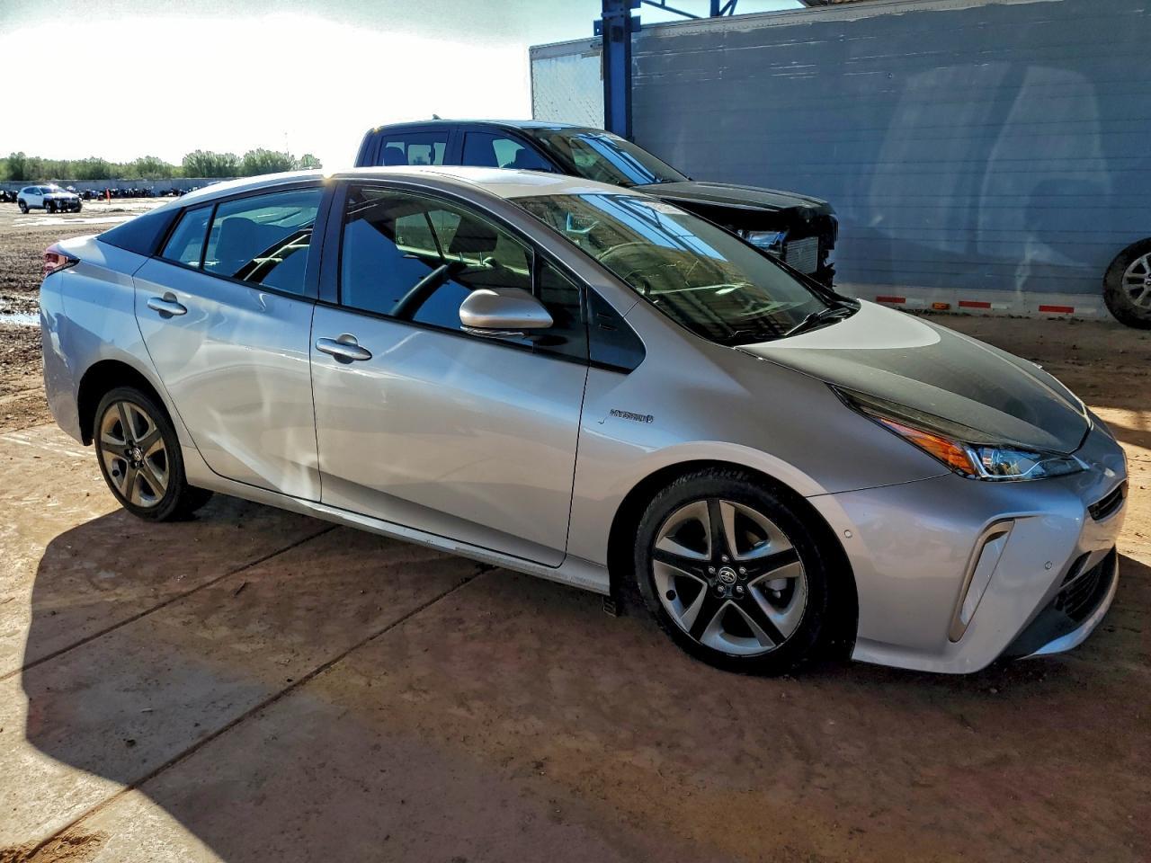 2022 Toyota Prius Night Shade - Фото 4