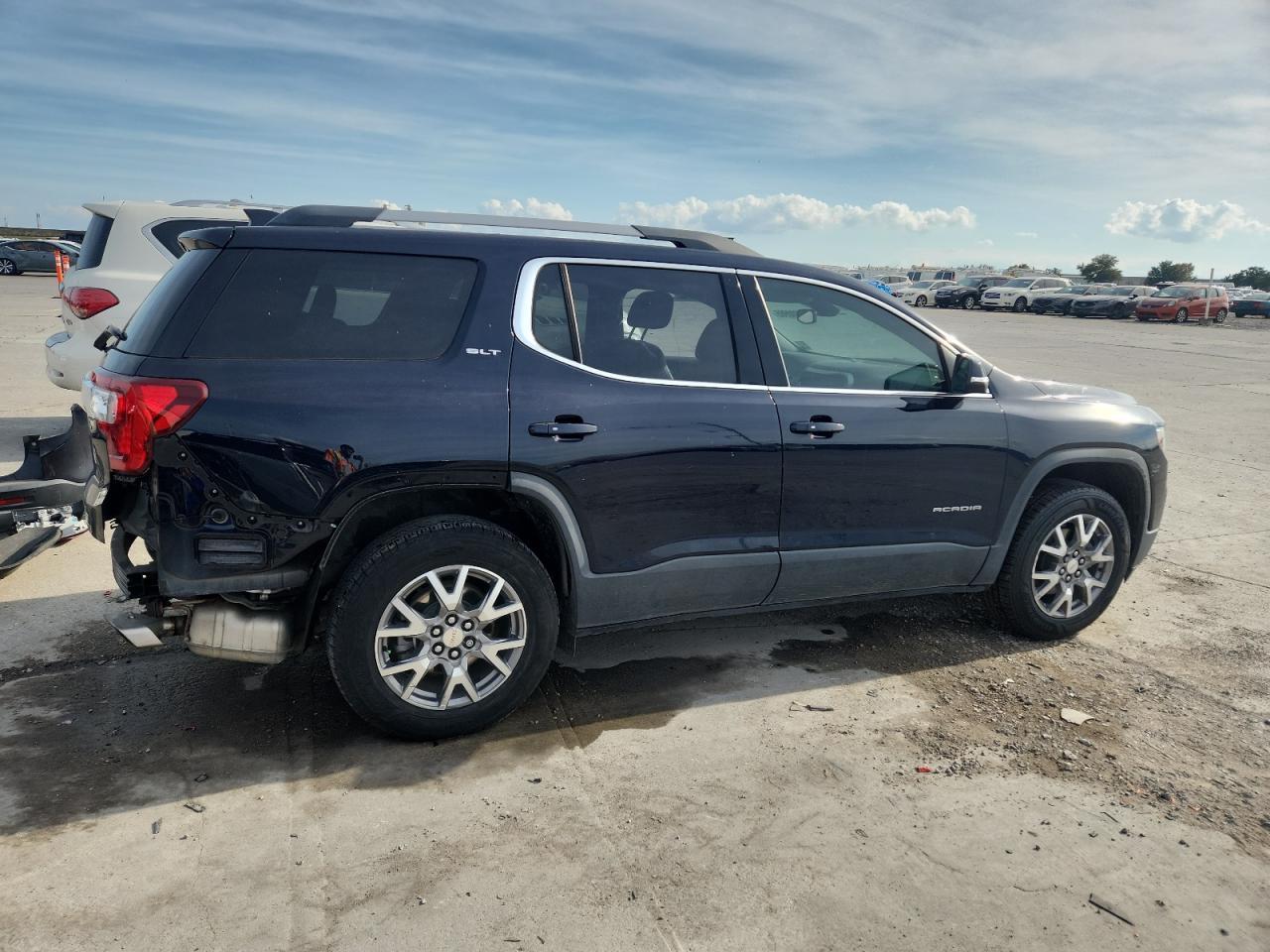 2021 GMC Acadia Slt - Image 3