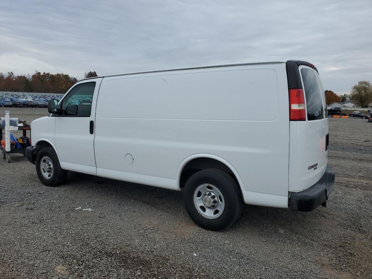 2014 Chevrolet Express G2500 - Фото 2