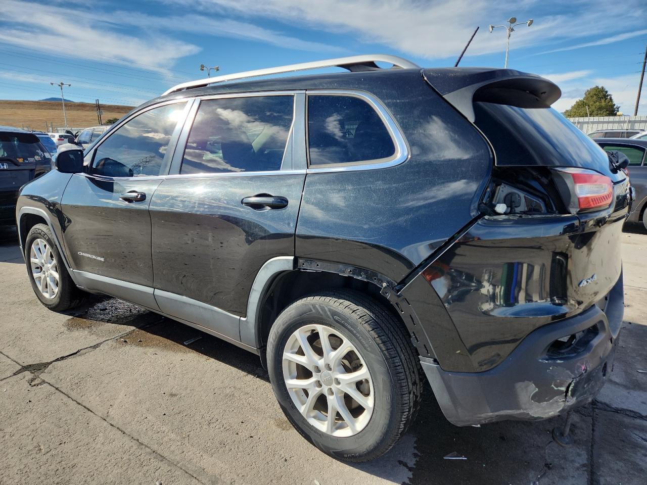 2015 Jeep Cherokee Latitude - Image 2