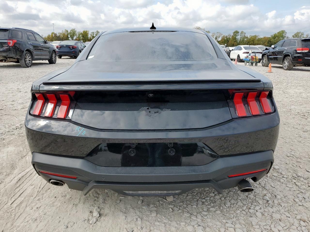 2025 Ford Mustang - Фото 6