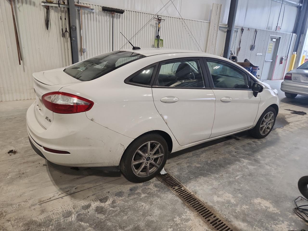 2019 Ford Fiesta Se - Фото 3