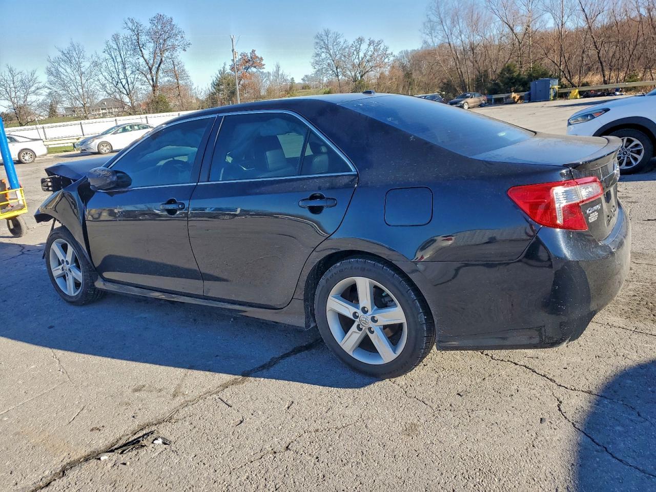2012 Toyota Camry Base - Фото 2