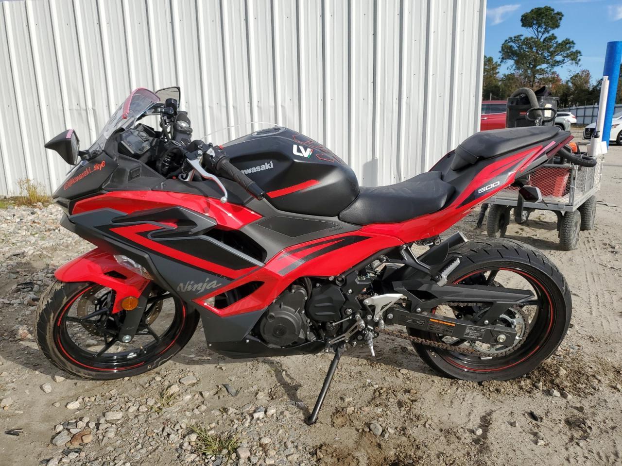 2025 Kawasaki Ex500 - Image 3