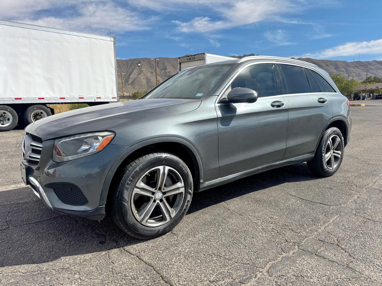 2016 Mercedes-Benz Glc 300 - Image 2