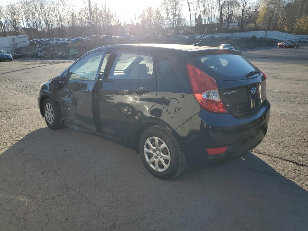 2013 Hyundai Accent Gls - Фото 2