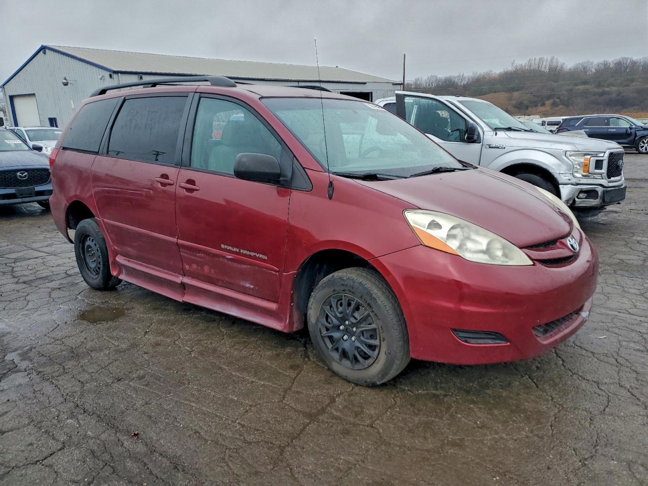 2008 Toyota Sienna Ce - Image 4