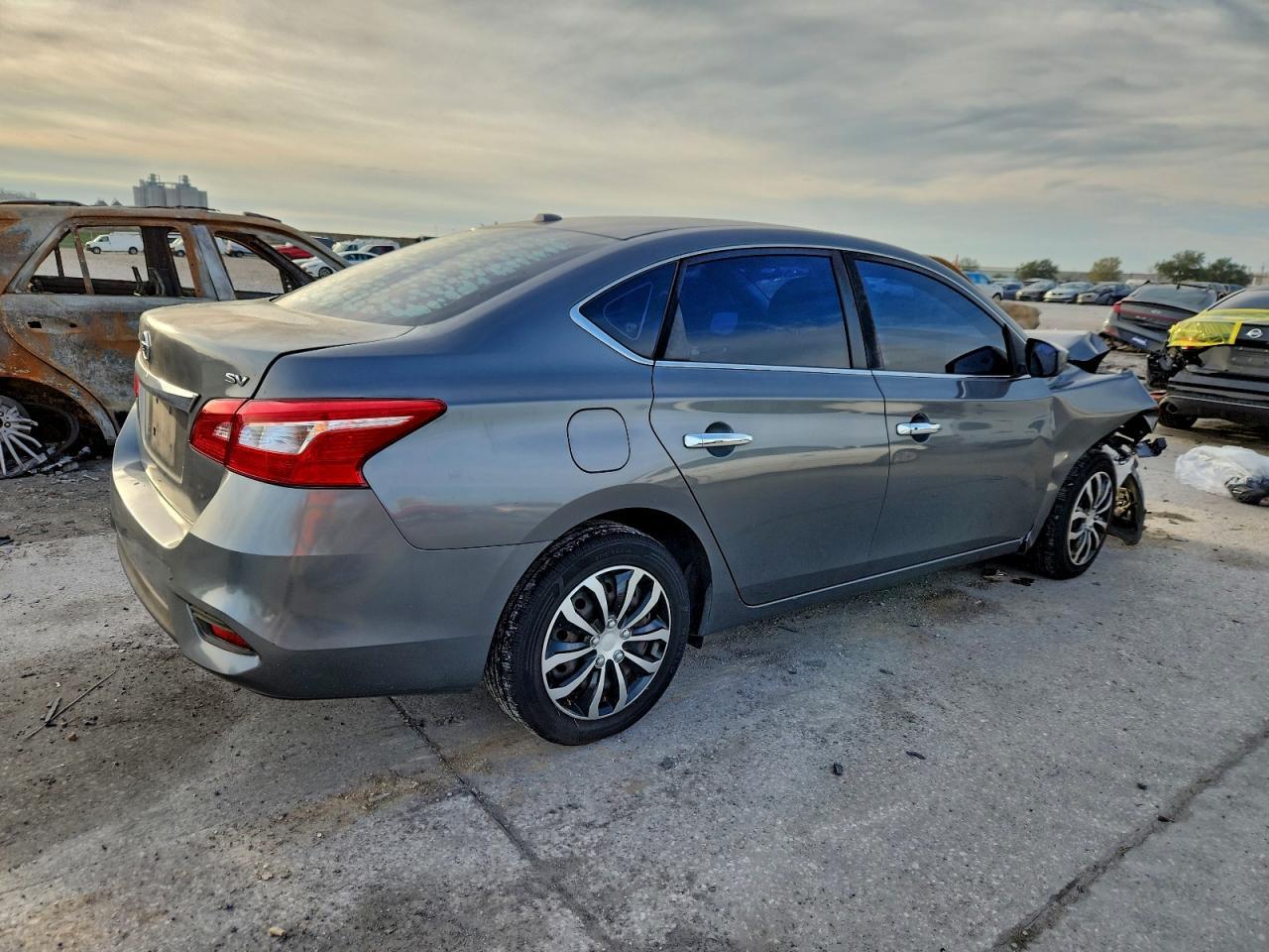 2017 Nissan Sentra - Фото 3