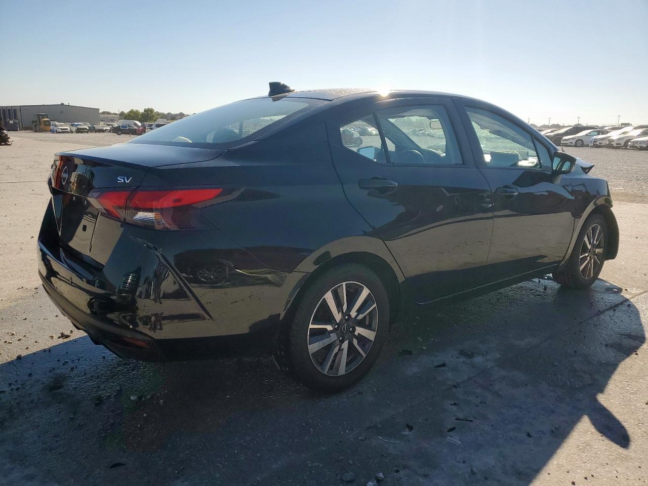 2023 Nissan Versa Sv - Image 3