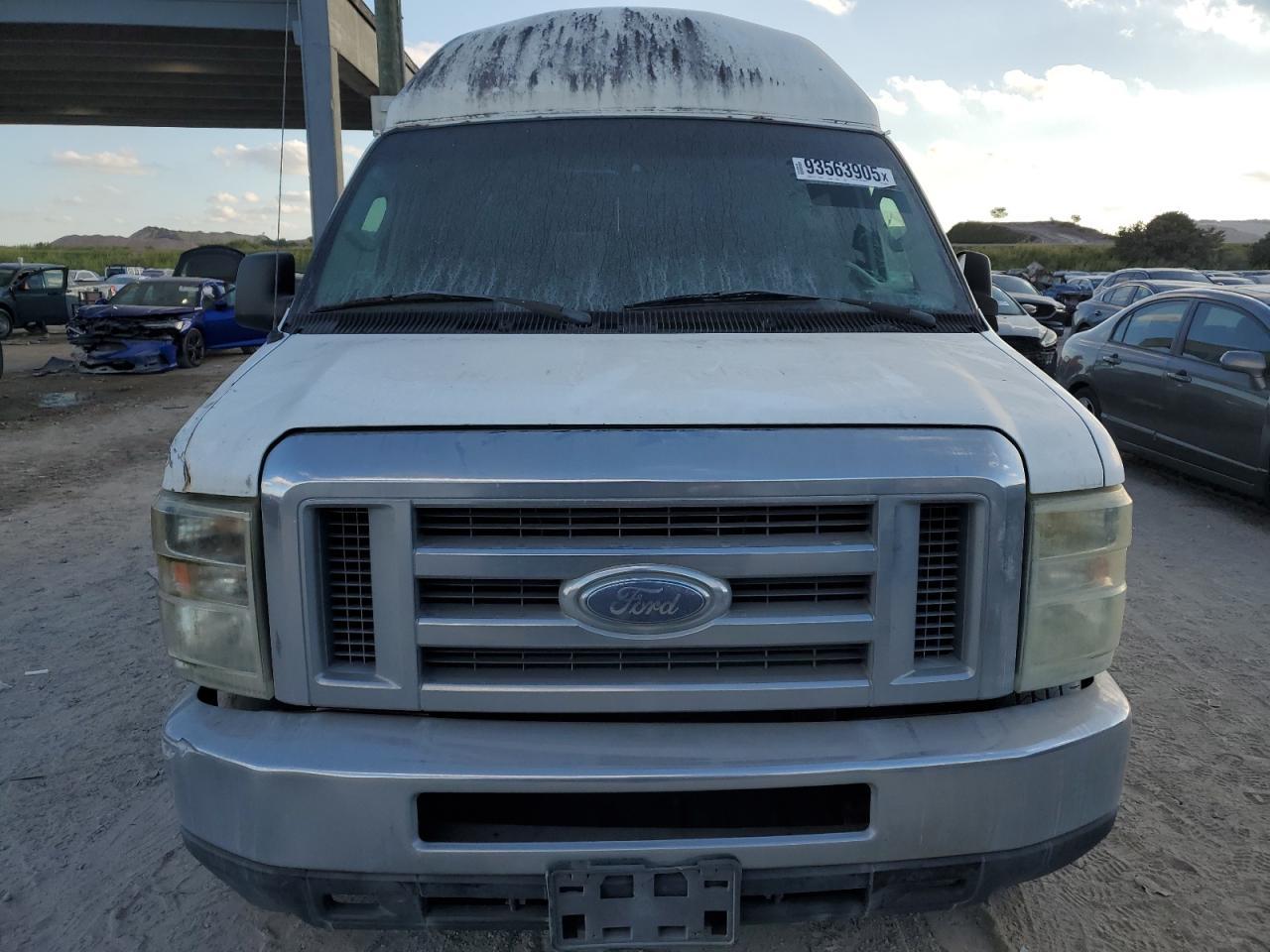 2009 Ford Econoline E150 Van - Фото 5