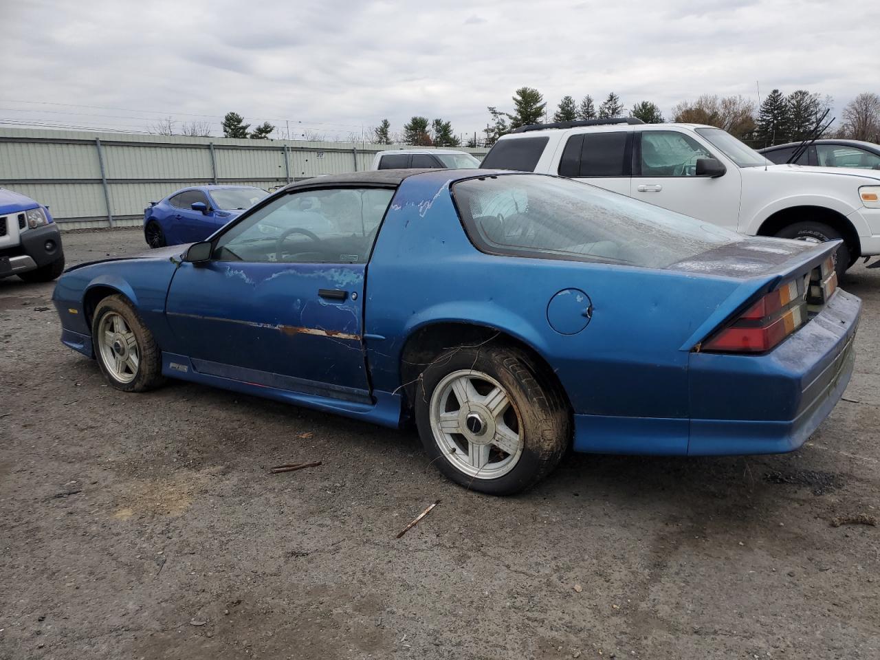 1992 Chevrolet Camaro - Image 2