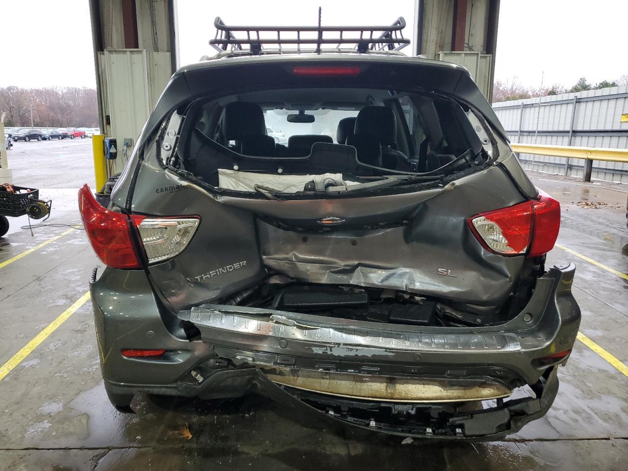 2017 Nissan Pathfinder S - Image 6