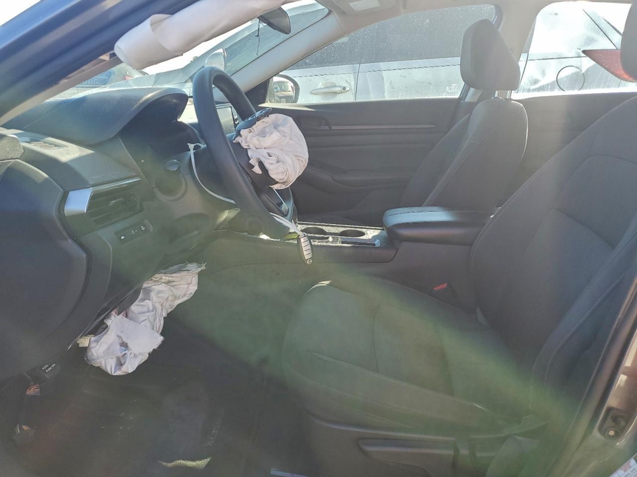 2024 Nissan Altima S - Image 7