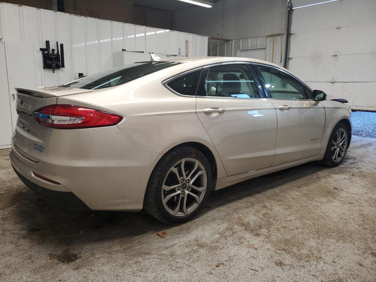 2019 Ford Fusion Titanium - Фото 3