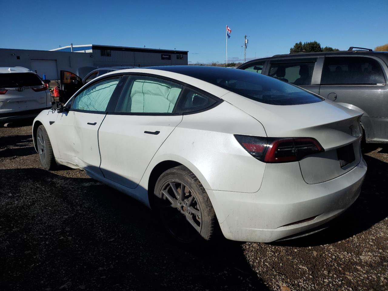2023 Tesla Model 3 - Фото 2