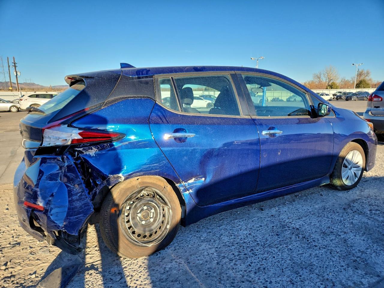 2025 Nissan Leaf S - Image 3