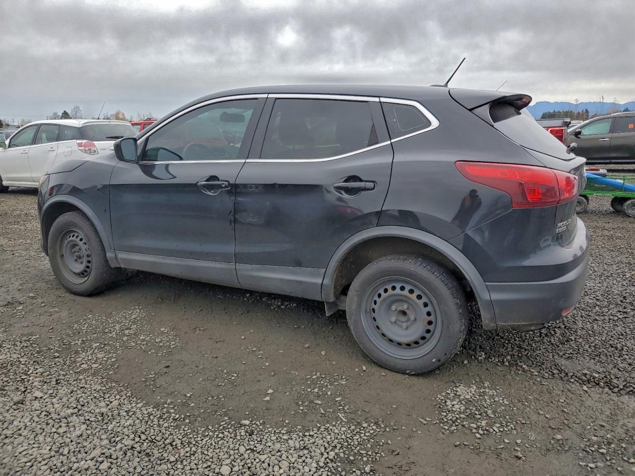 2019 Nissan Rogue Sport S - Фото 2