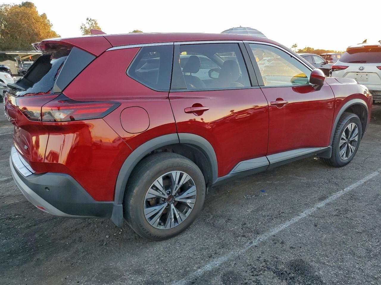2023 Nissan Rogue - Фото 3