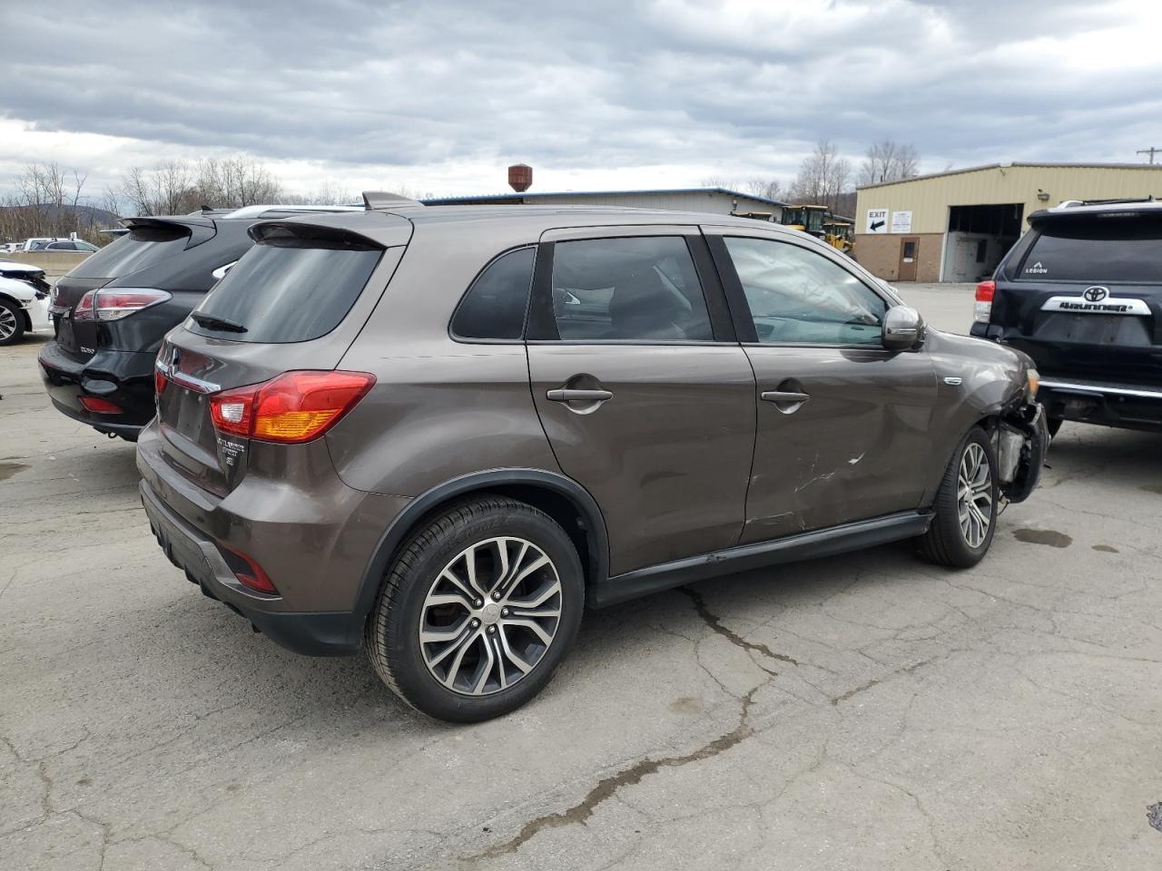 2018 Mitsubishi Outlander Sport Es - Фото 3