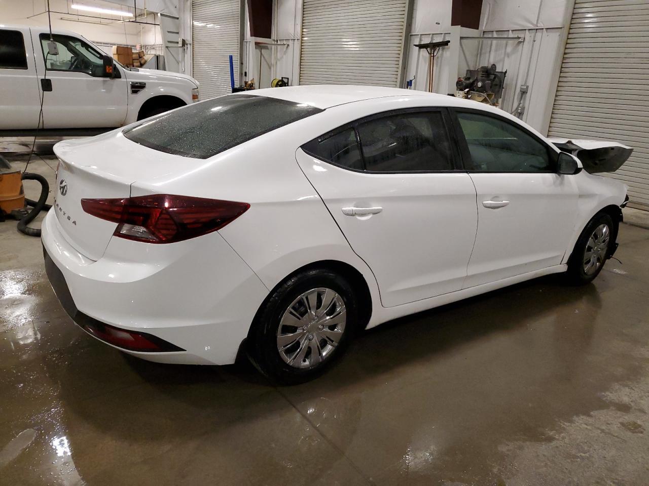 2019 Hyundai Elantra Se - Фото 3
