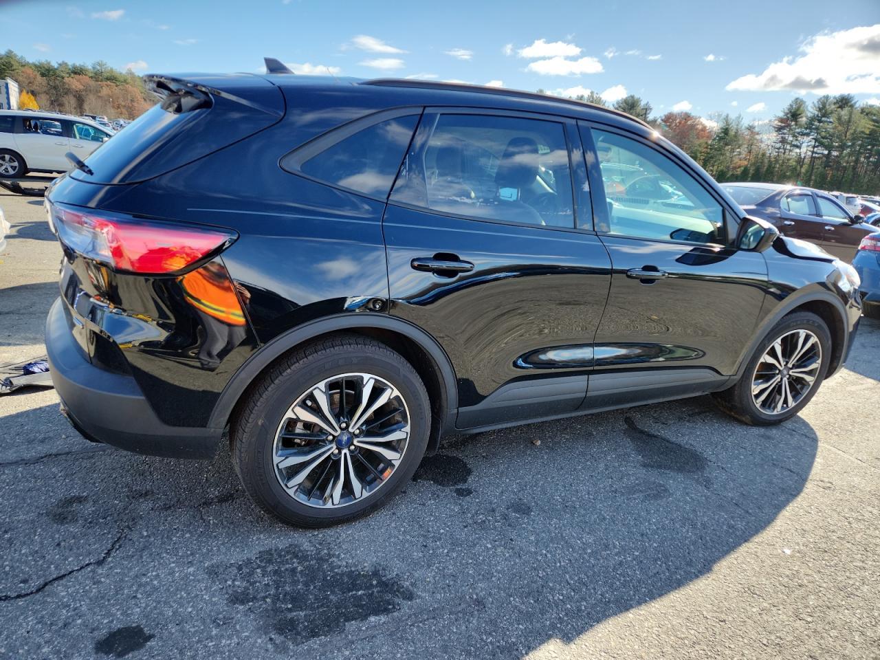 2021 Ford Escape Se - Фото 3
