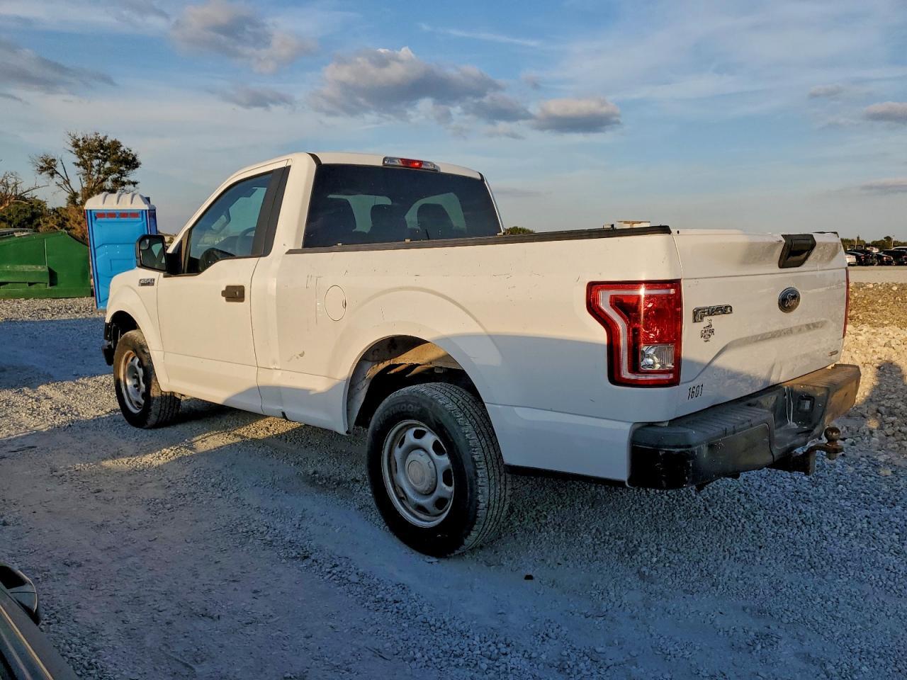 2016 Ford F150 - Фото 2