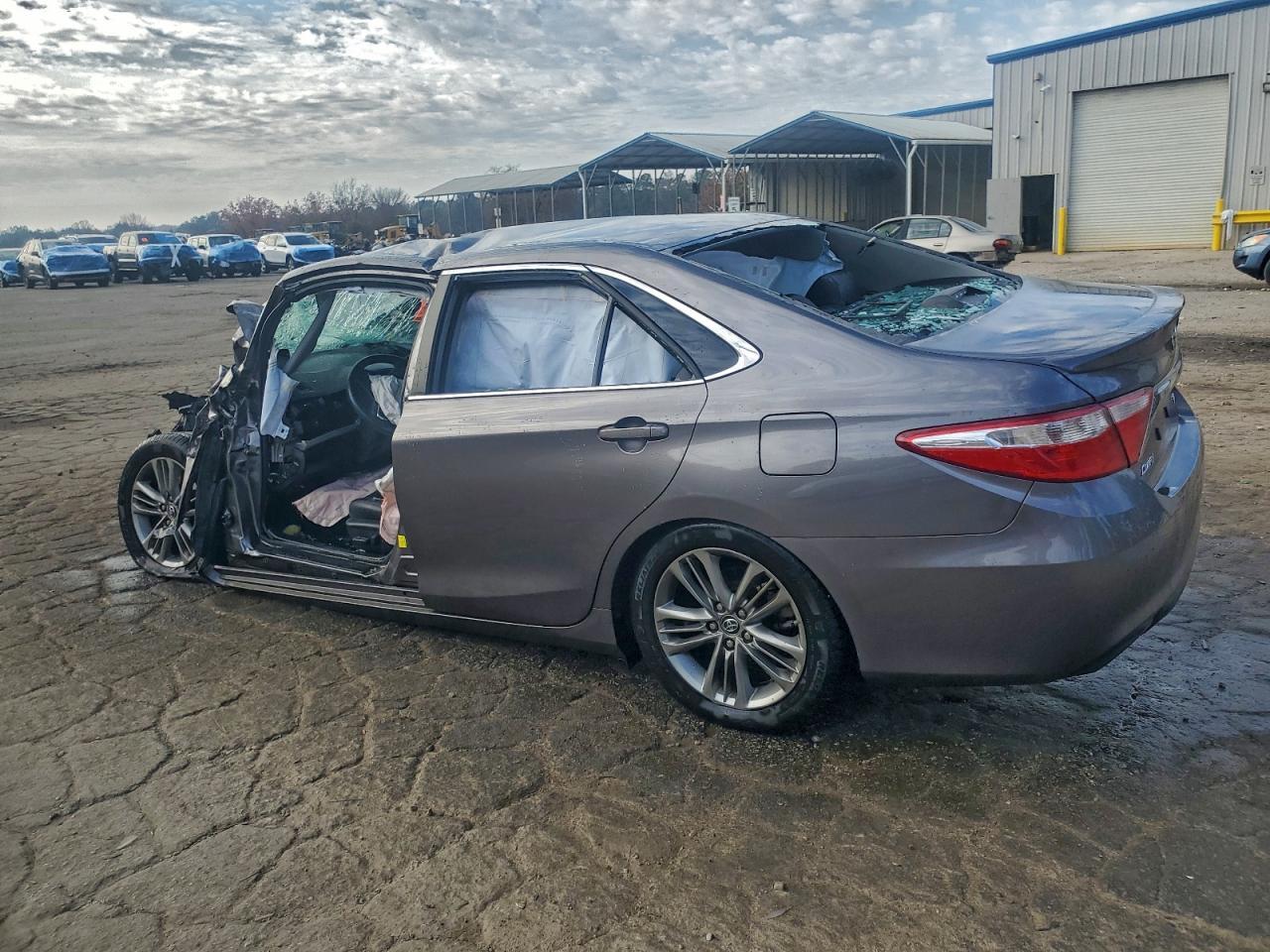 2015 Toyota Camry Se - Image 2