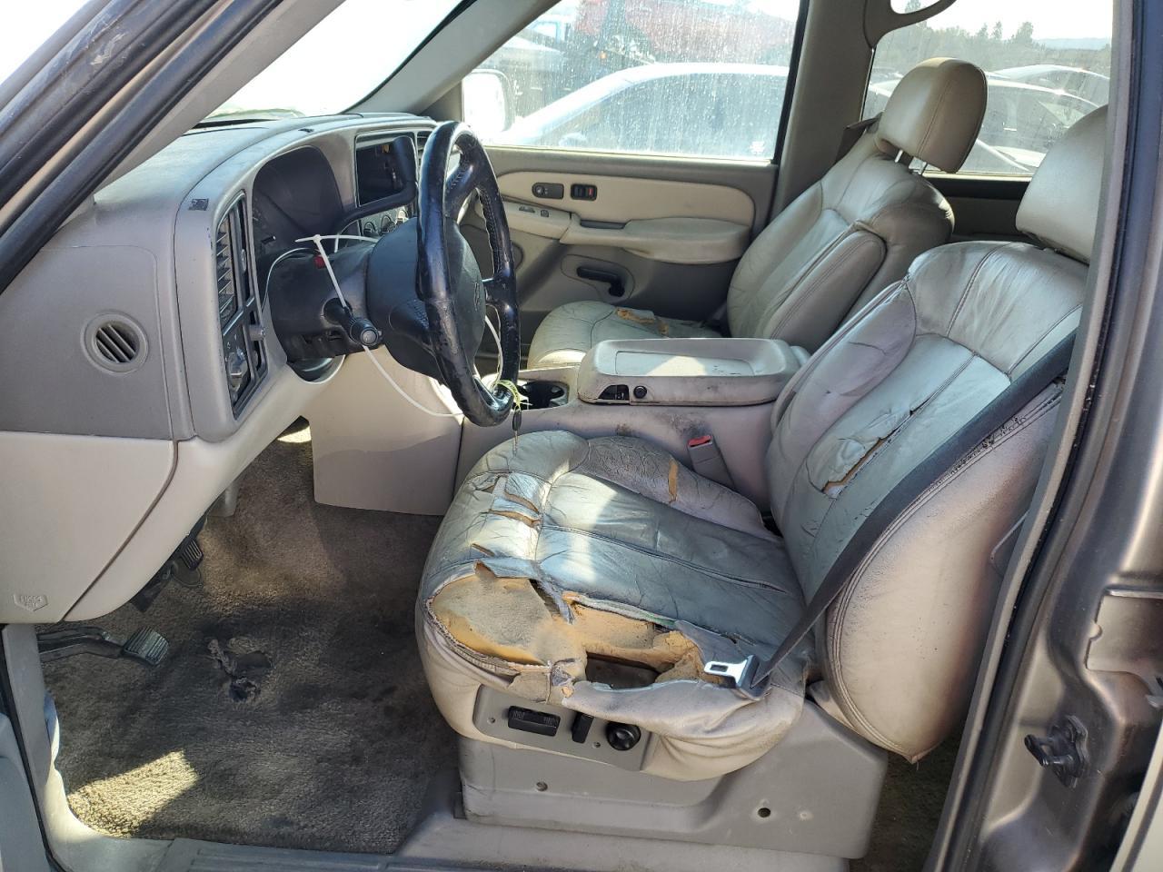 2002 Chevrolet Suburban C1500 - Image 7