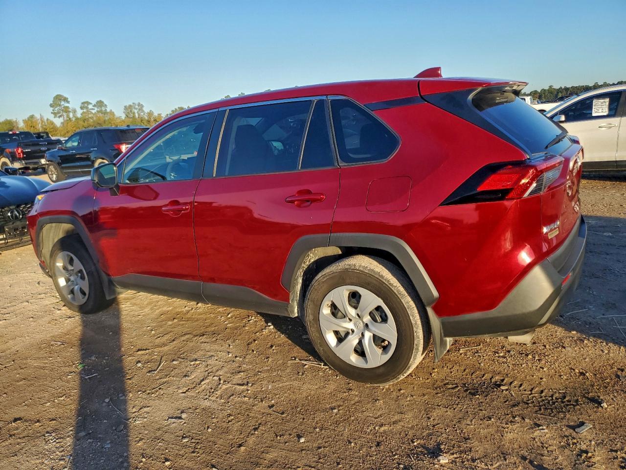 2022 Toyota Rav4 Le - Фото 2