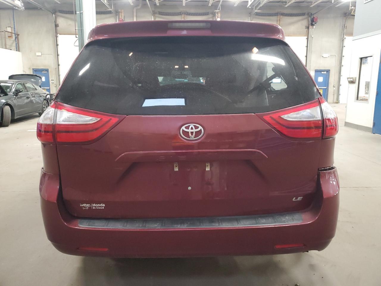 2015 Toyota Sienna Le - Фото 6