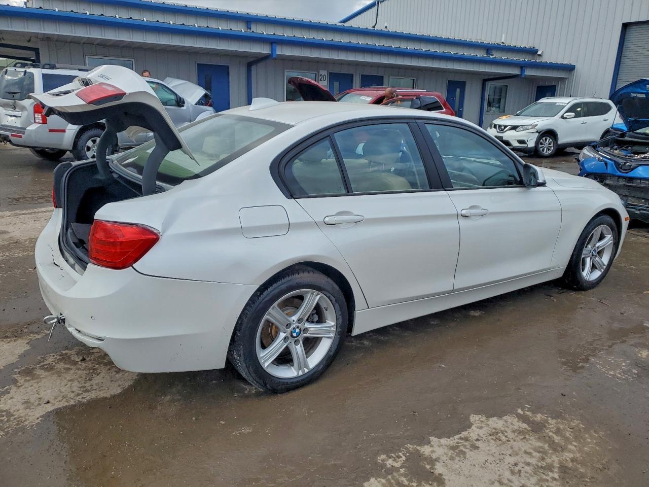 2015 BMW 320 I xDrive - Фото 3