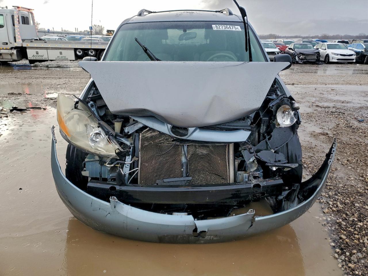 2010 Toyota Sienna Ce - Image 5