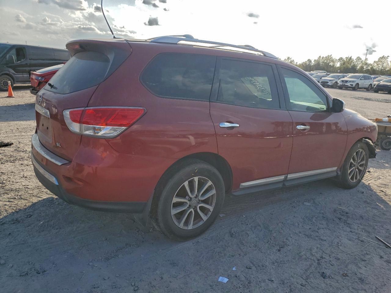 2015 Nissan Pathfinder S - Фото 3