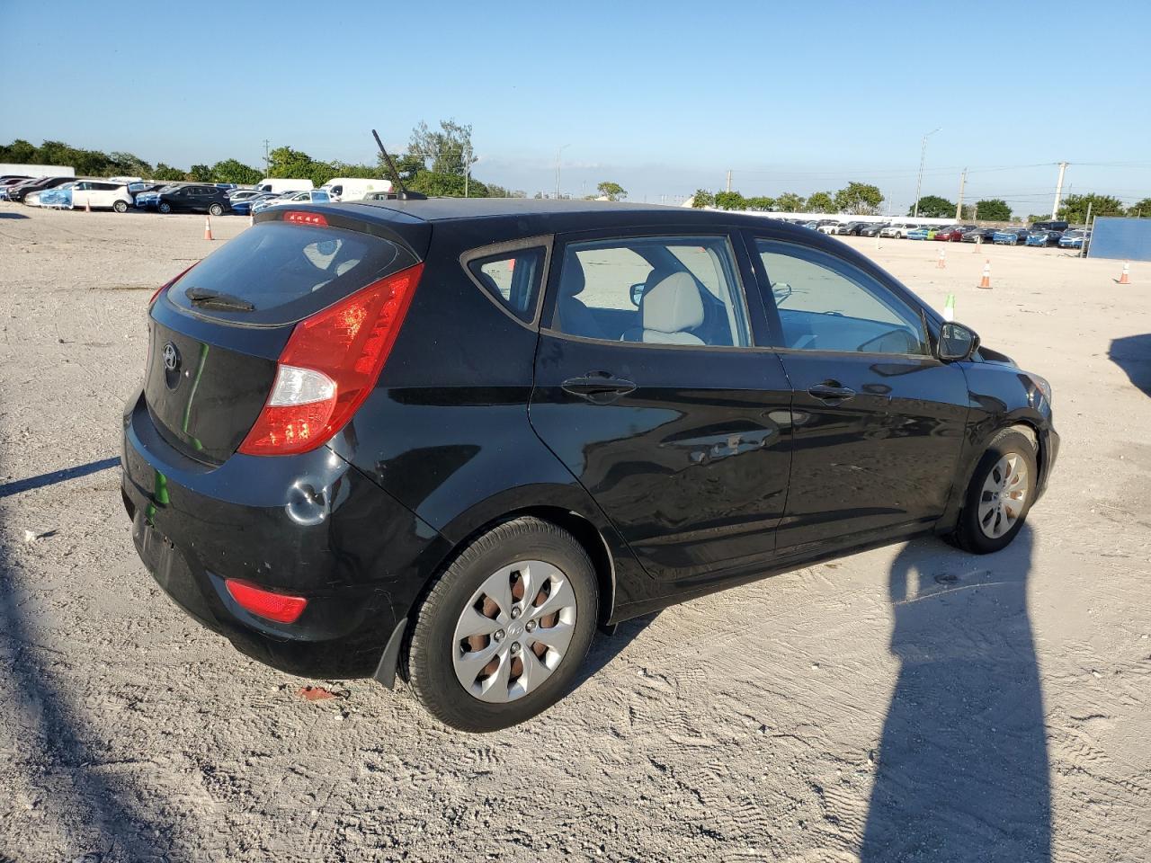2016 Hyundai Accent Se - Фото 3