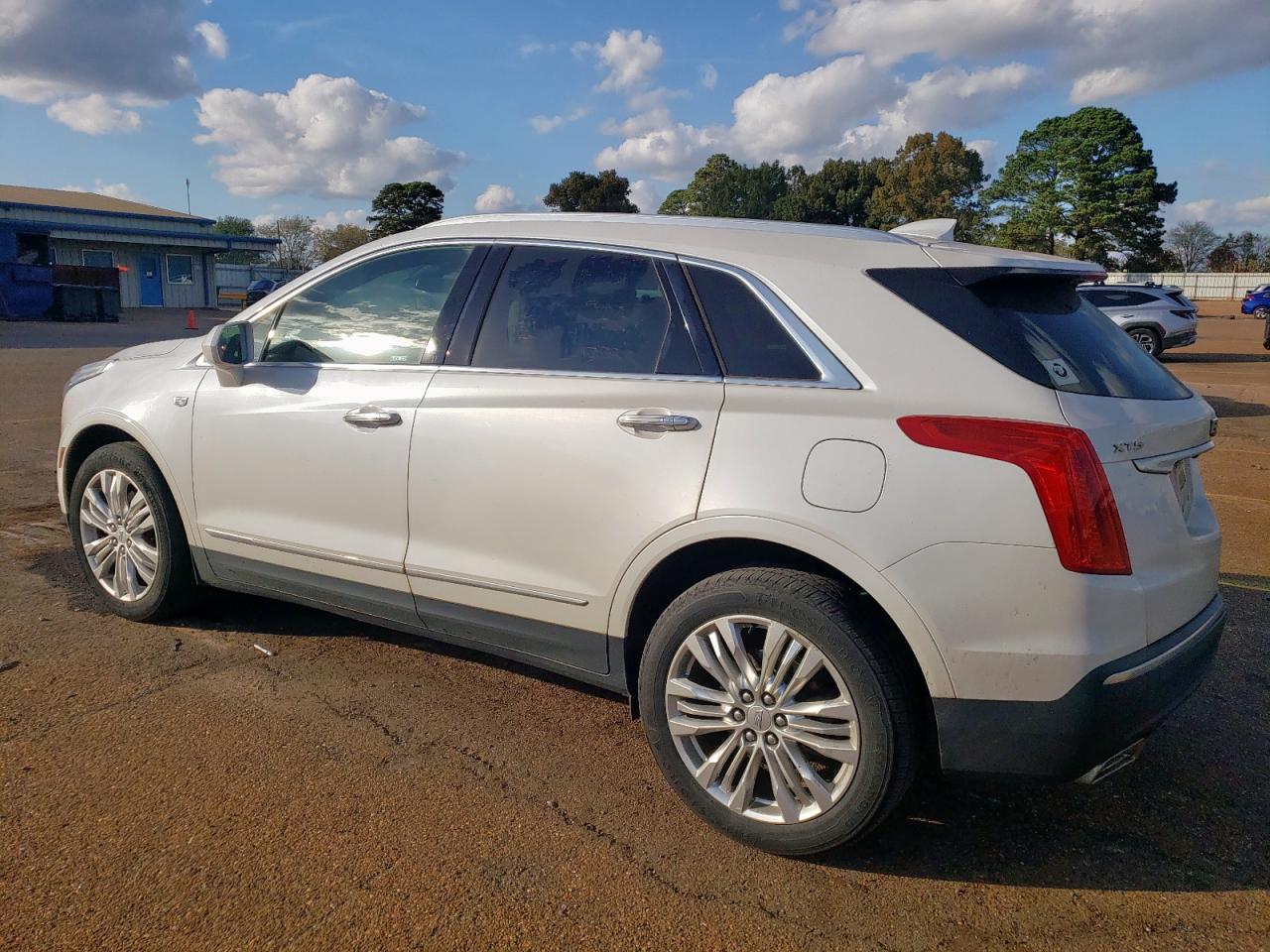 2017 Cadillac Xt5 Premium Luxury - Фото 2