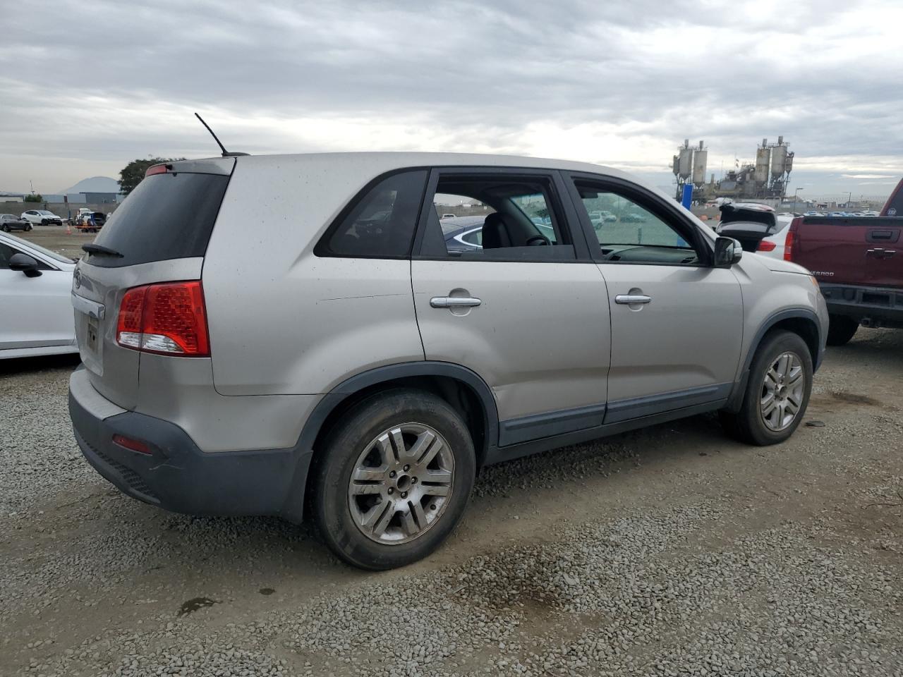 2013 Kia Sorento Lx - Image 3