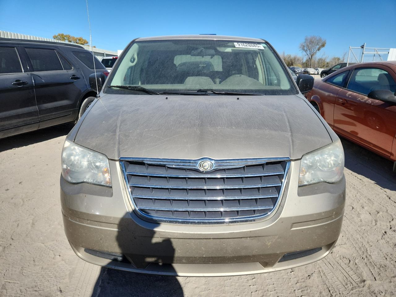 2009 Chrysler Town & Country Lx - Фото 5