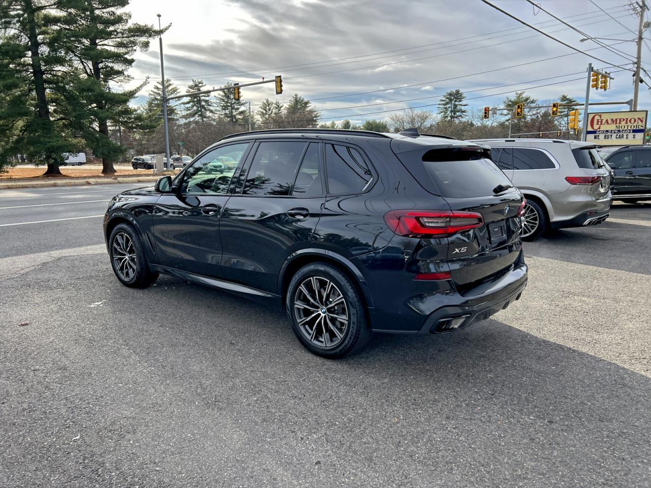 2021 BMW X5 xDrive40I - Фото 3