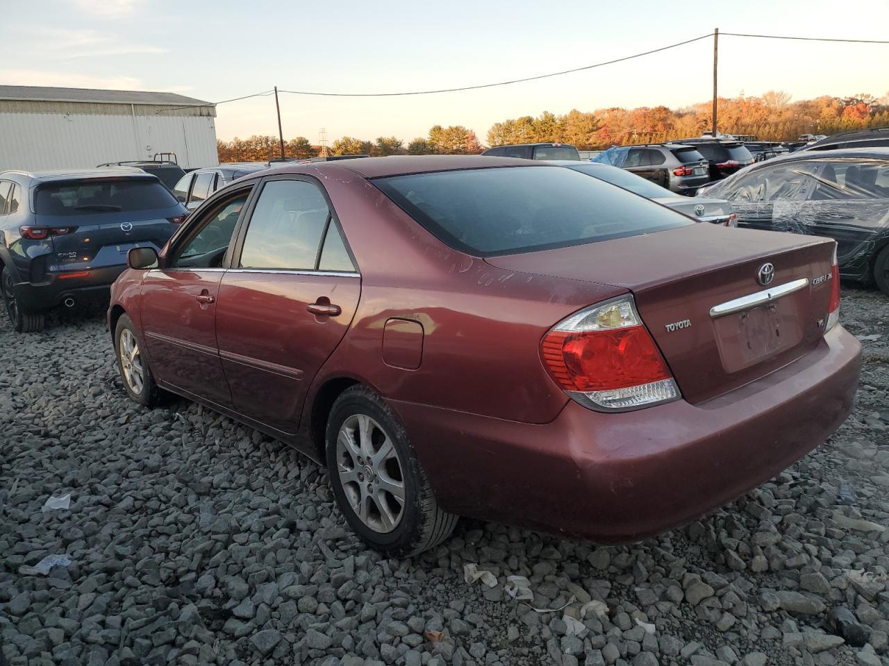 2006 Toyota Camry Le - Image 2