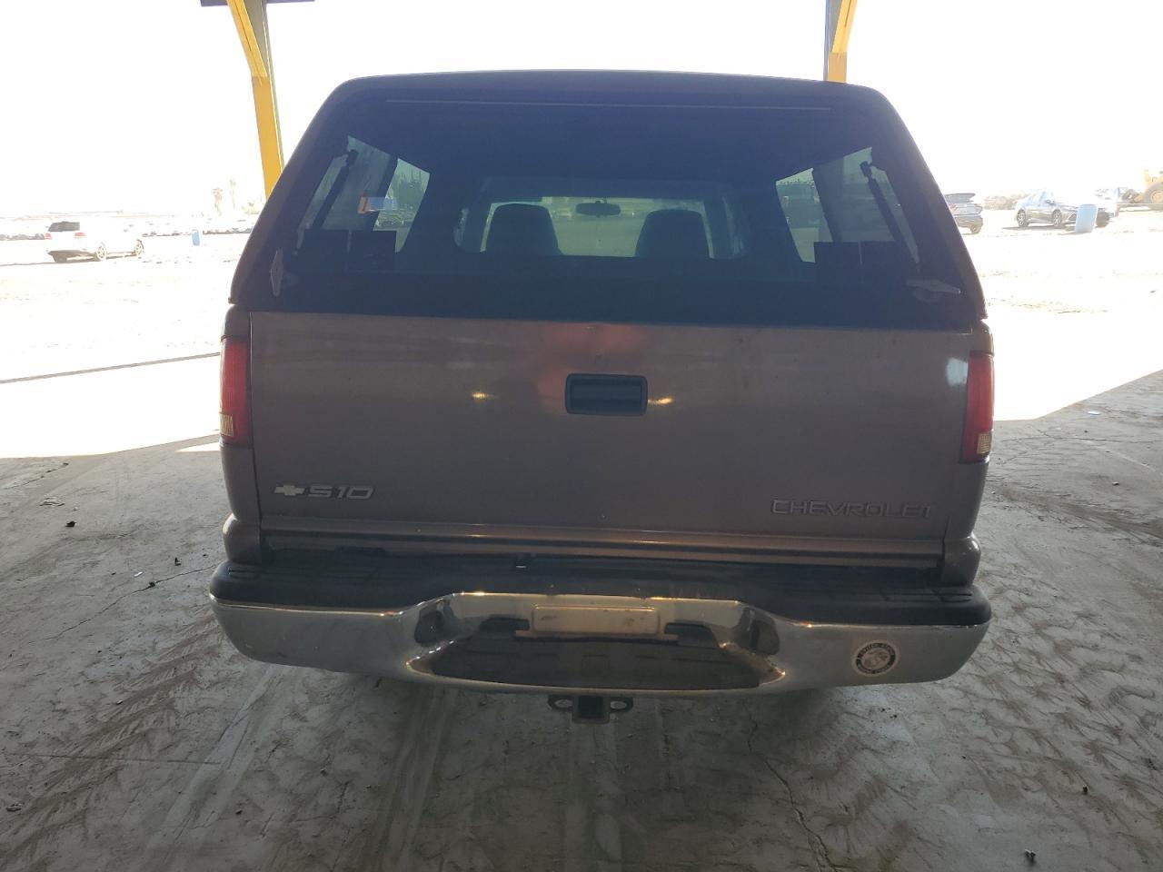 2002 Chevrolet S Truck S10 - Фото 6