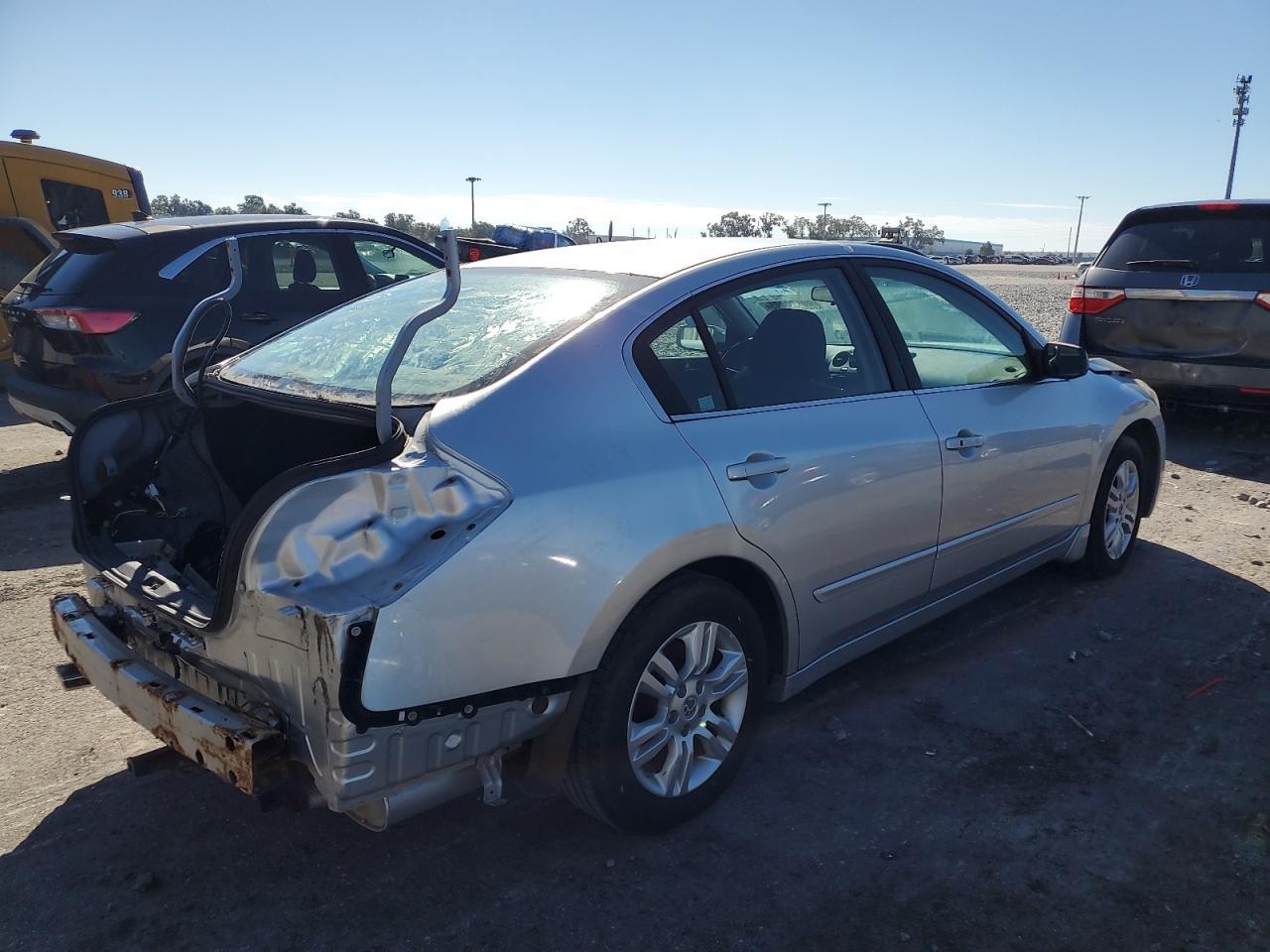 2012 Nissan Altima Base - Image 3
