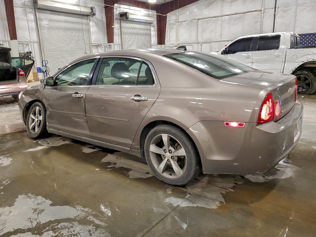 2012 Chevrolet Malibu 1Lt - Фото 2