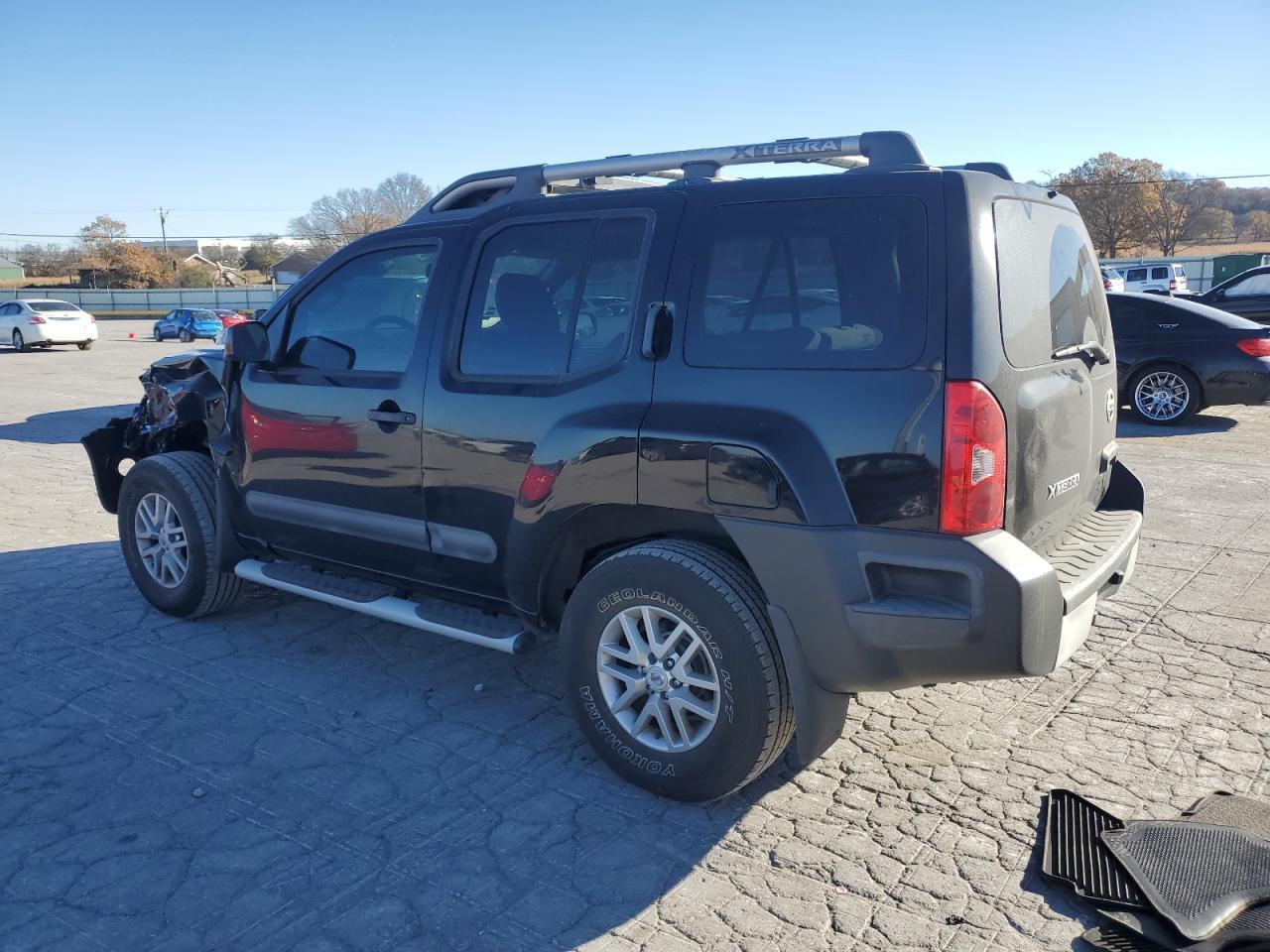 2015 Nissan Xterra X - Image 2