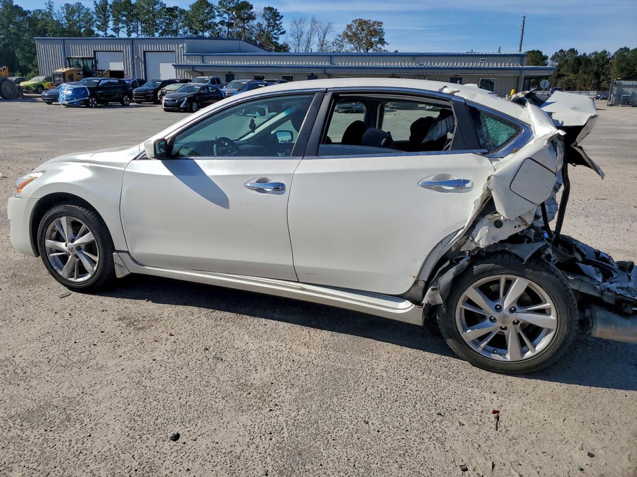 2015 Nissan Altima 2.5 - Фото 2